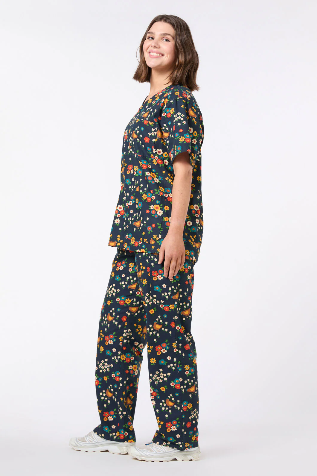 Cute Chickens scrub set - Image 3