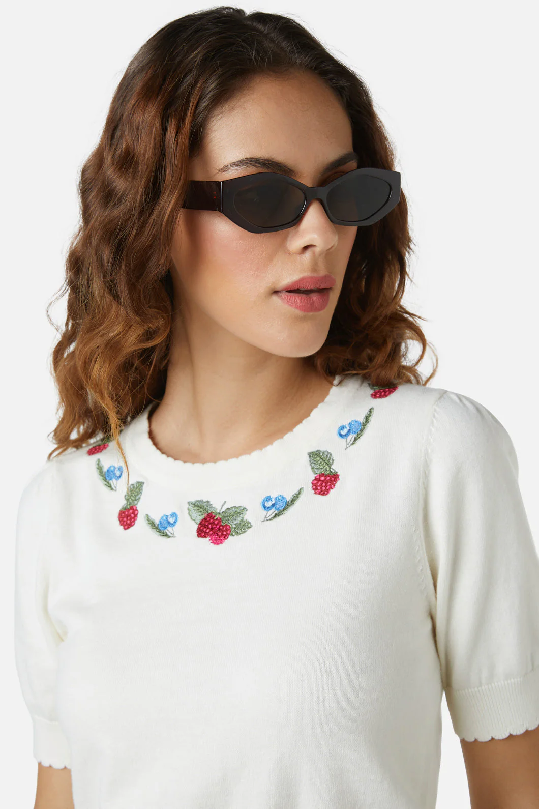 Edgy Cats Eye Sunglasses - Image 7