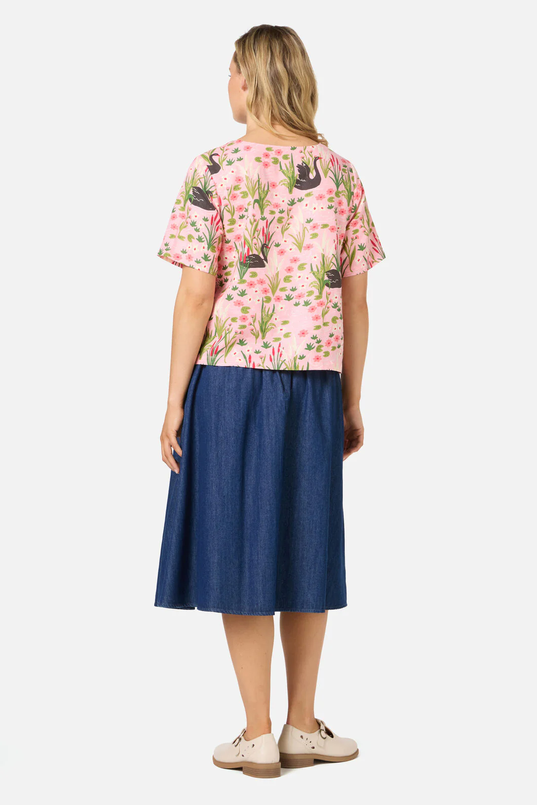 Pretty Swan Short Sleeve Top - Image 4